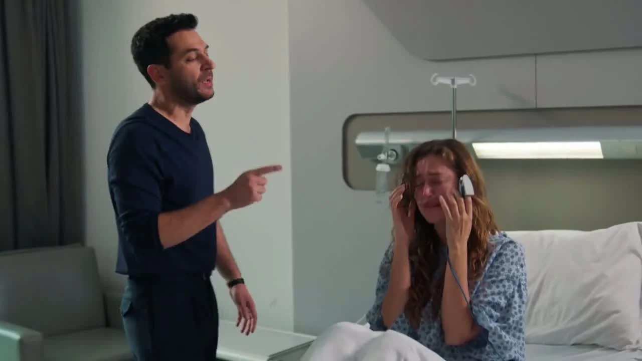 Кадры из сериала Розы и грехи 5 серия 1 сезон (2025)